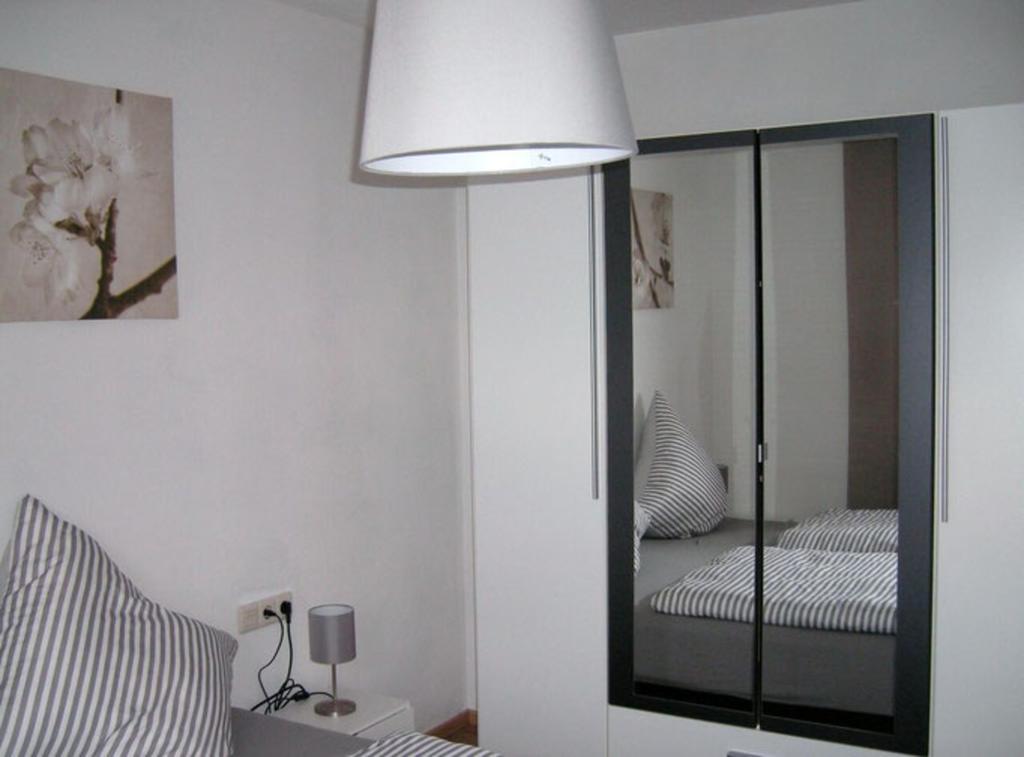 Ferienwohnung Haus Ellbogen Momlingen Exterior foto